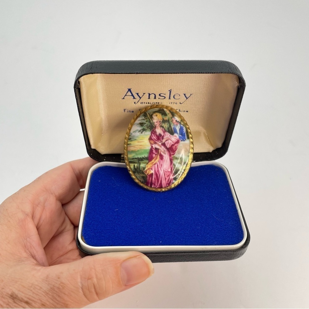Brooch Fine English Bone China with Original Box England Aynsley